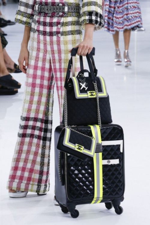 chanel-airlines-spring-2016-collection-bagagli